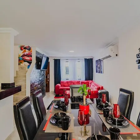 7 Bedroom Gorgeous Vacation - Close To Walled Сasa de vacaciones