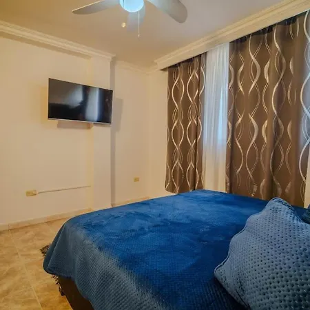 7 Bedroom Gorgeous Vacation - Close To Walled Сasa de vacaciones