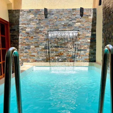 Сasa de vacaciones 7 Bedroom Gorgeous Vacation - Close To Walled *