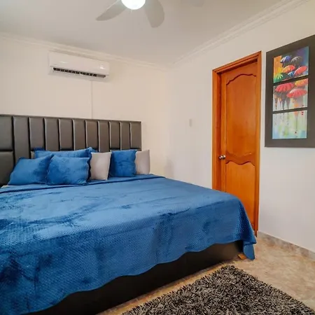 7 Bedroom Gorgeous Vacation - Close To Walled *