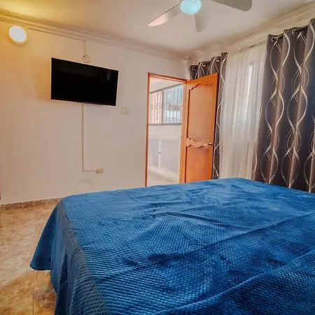 7 Bedroom Gorgeous Vacation - Close To Walled Сasa de vacaciones *