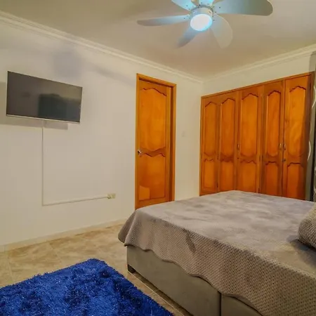7 Bedroom Gorgeous Vacation - Close To Walled Сasa de vacaciones *