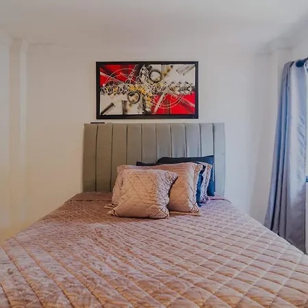 7 Bedroom Gorgeous Vacation - Close To Walled Сasa de vacaciones