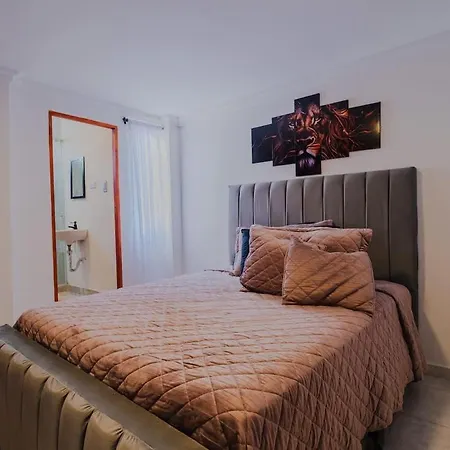 7 Bedroom Gorgeous Vacation - Close To Walled Сasa de vacaciones